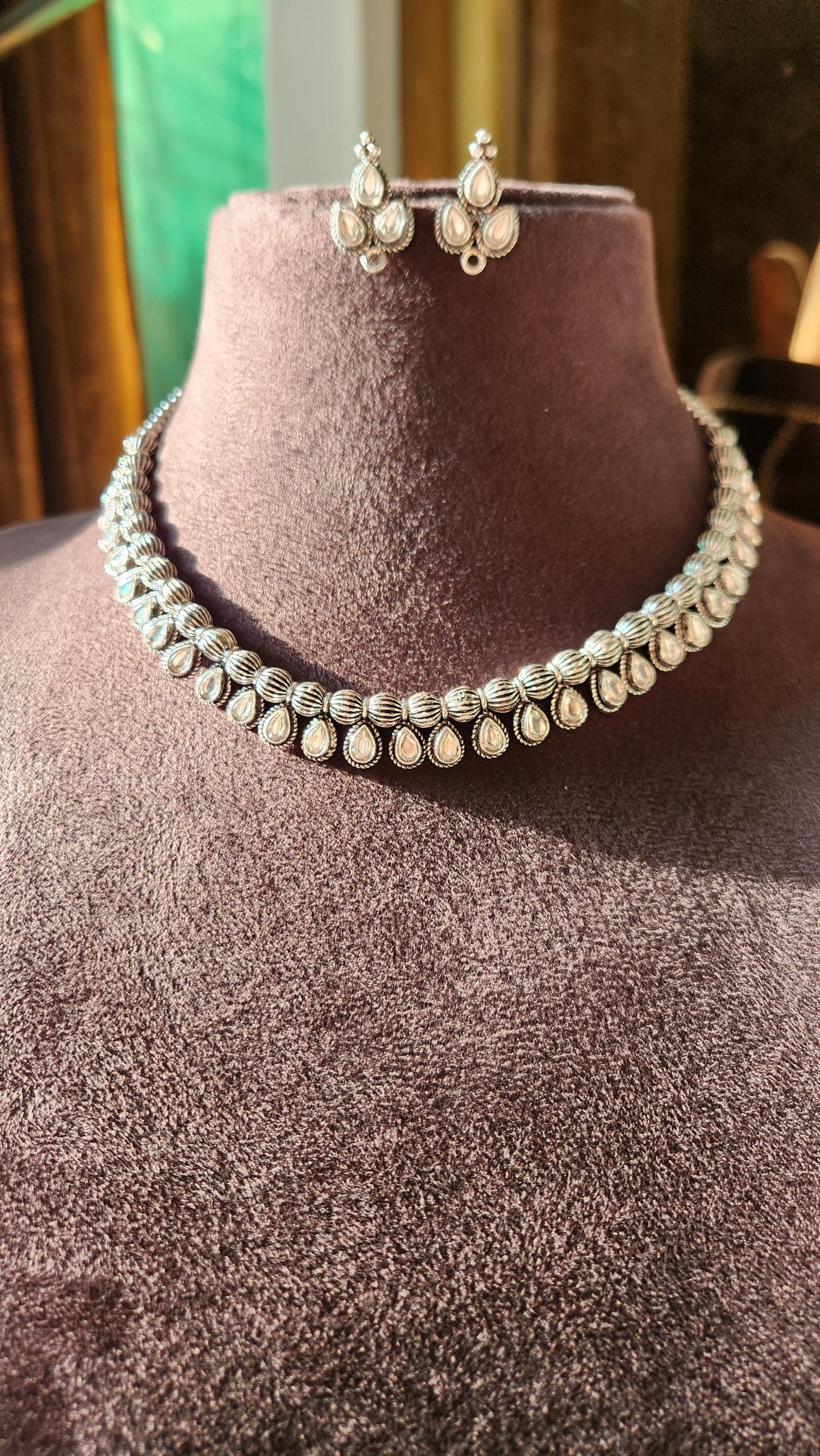 Noor Teardrop Necklace Set