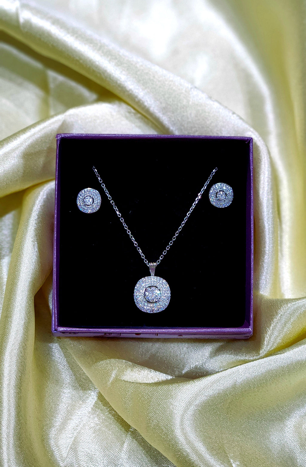 Crystal Halo Pendant Set