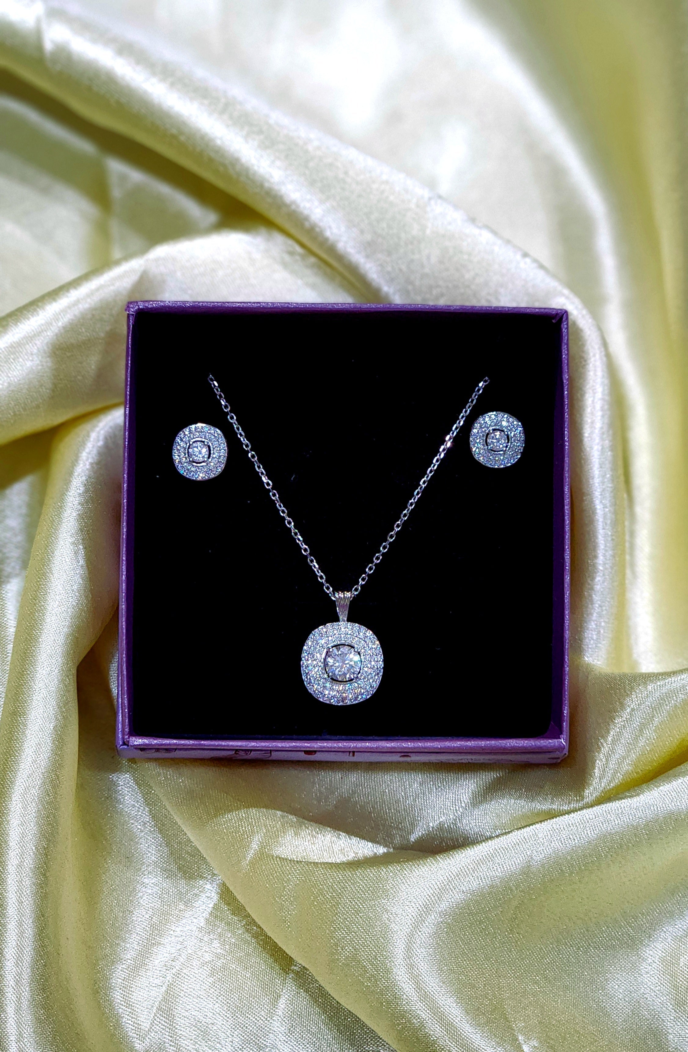Crystal Halo Pendant Set