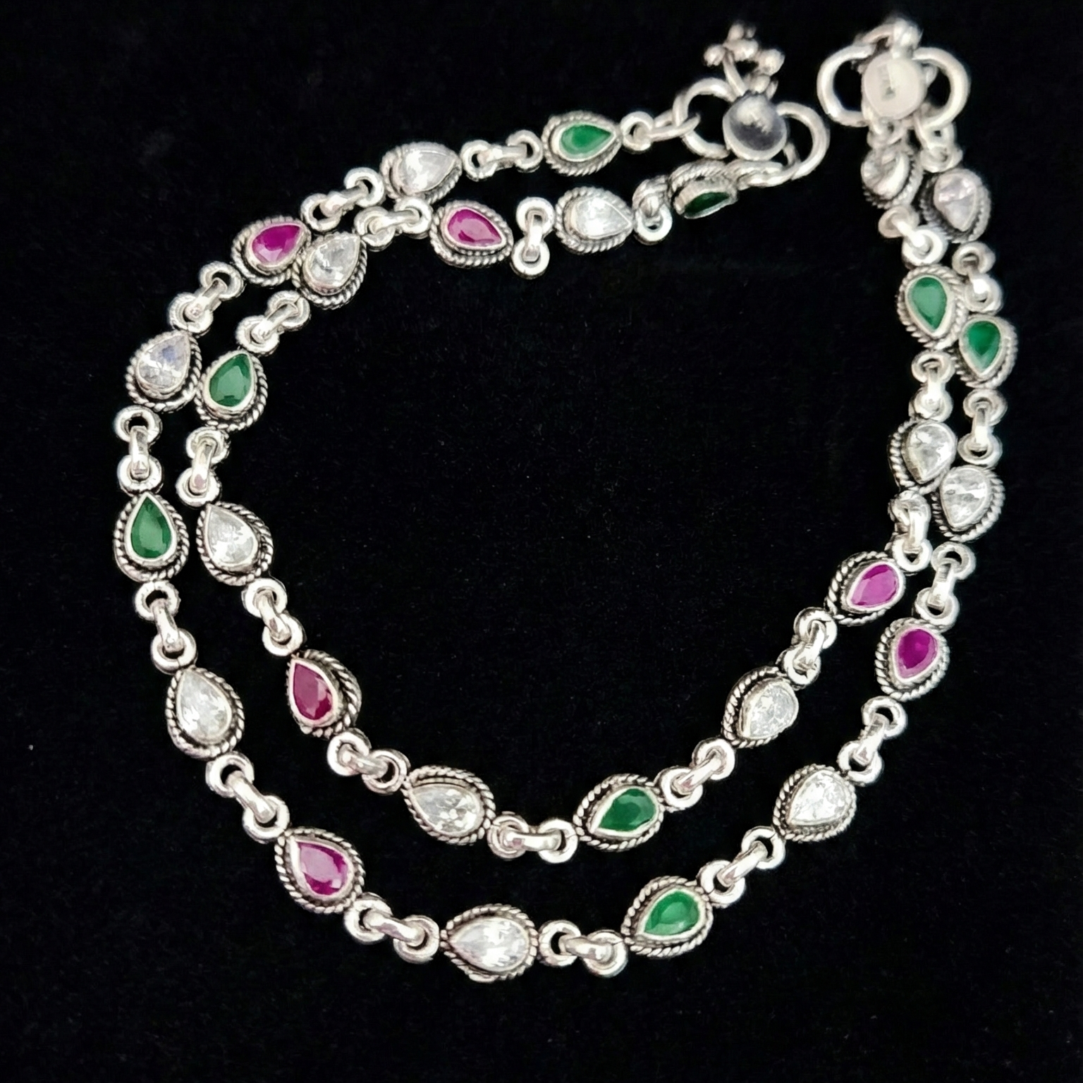 Elegant Silver Pajeb