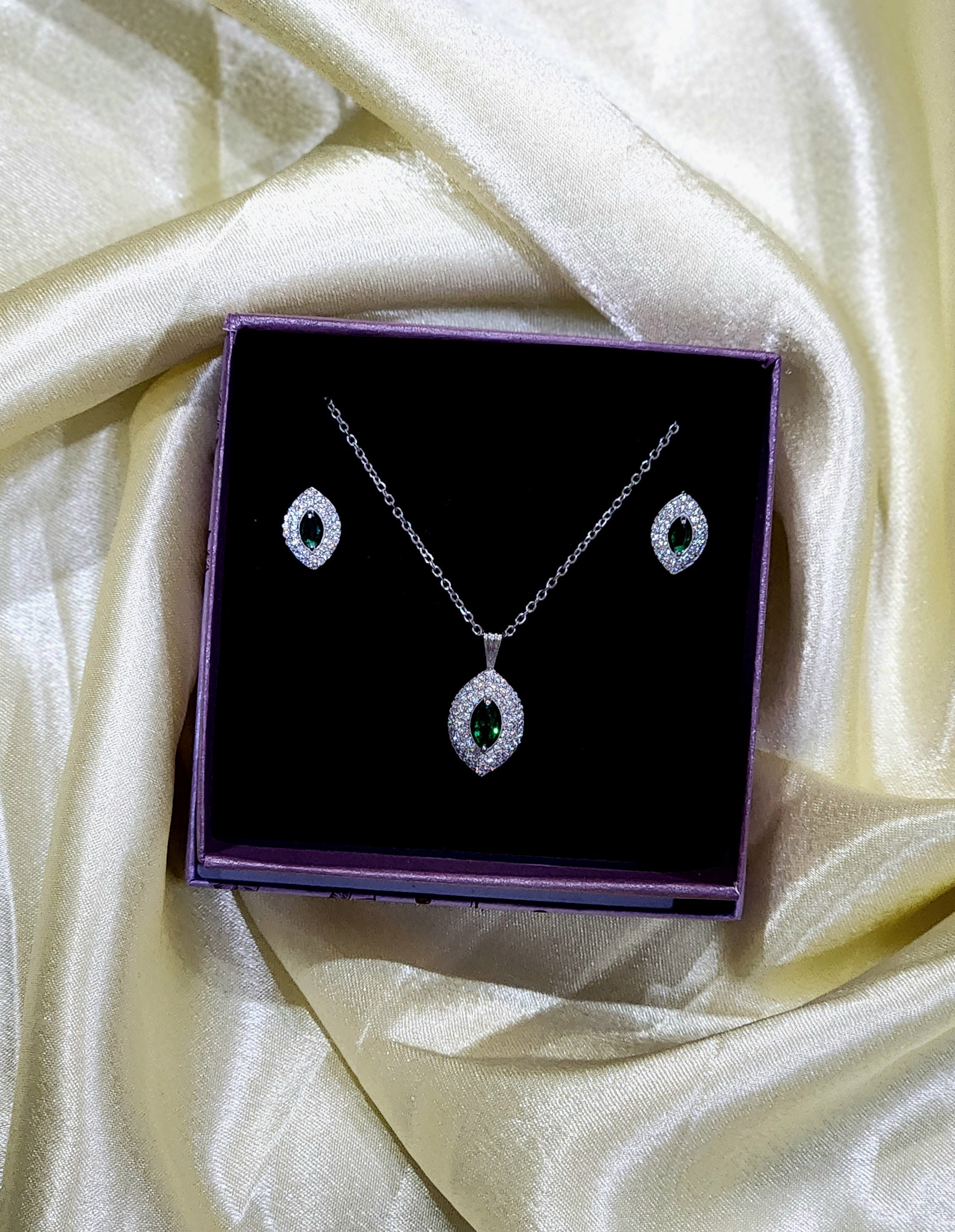 Emerald Green Radiance Set
