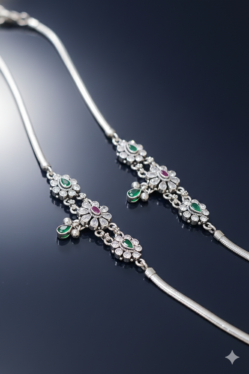 Floral Contrast in Silver_1