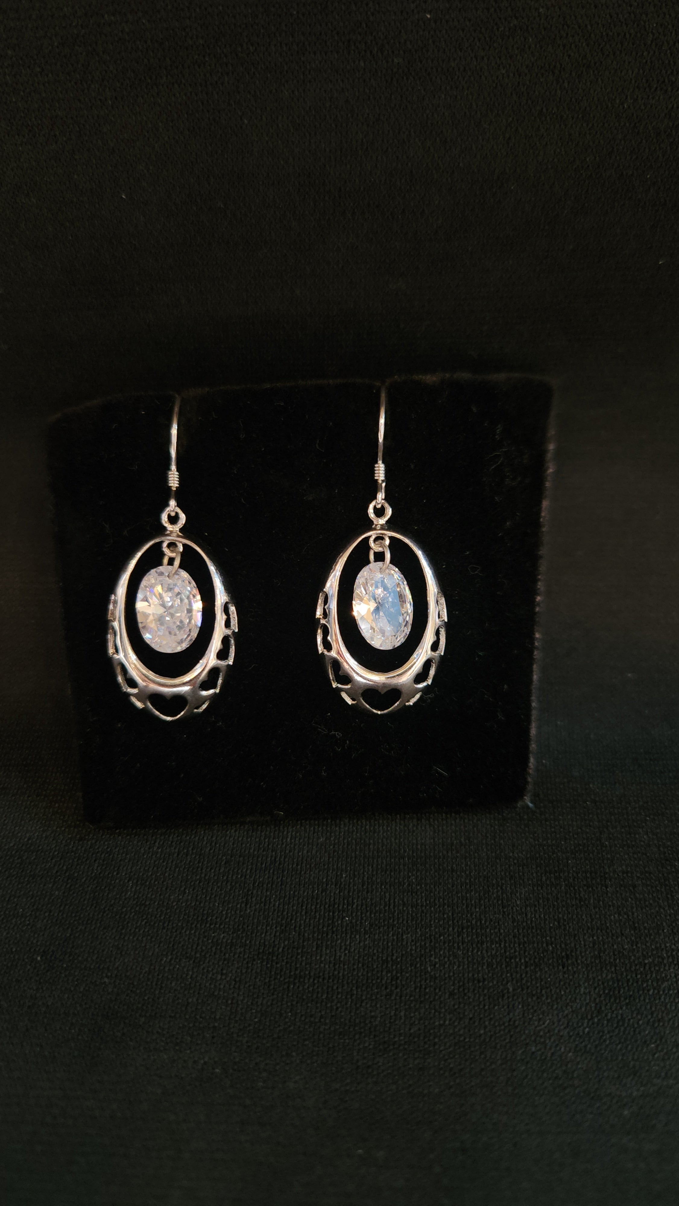 Heart Cut out Solitaire Drops