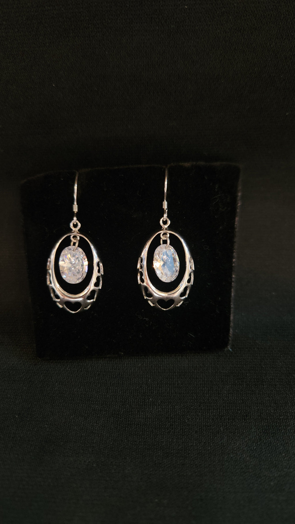 Heart Cut out Solitaire Drops