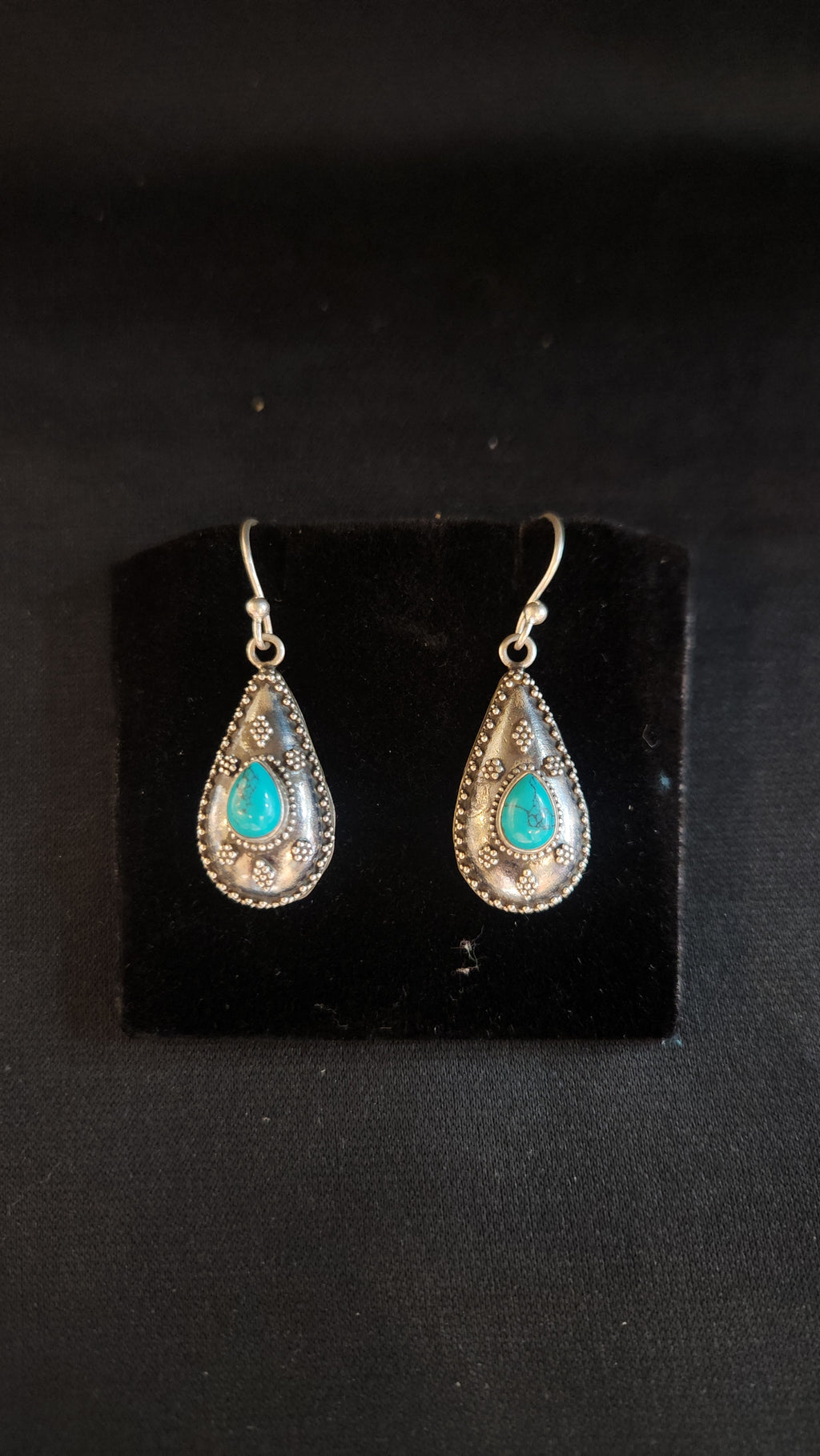 Minimalist Azure Drops