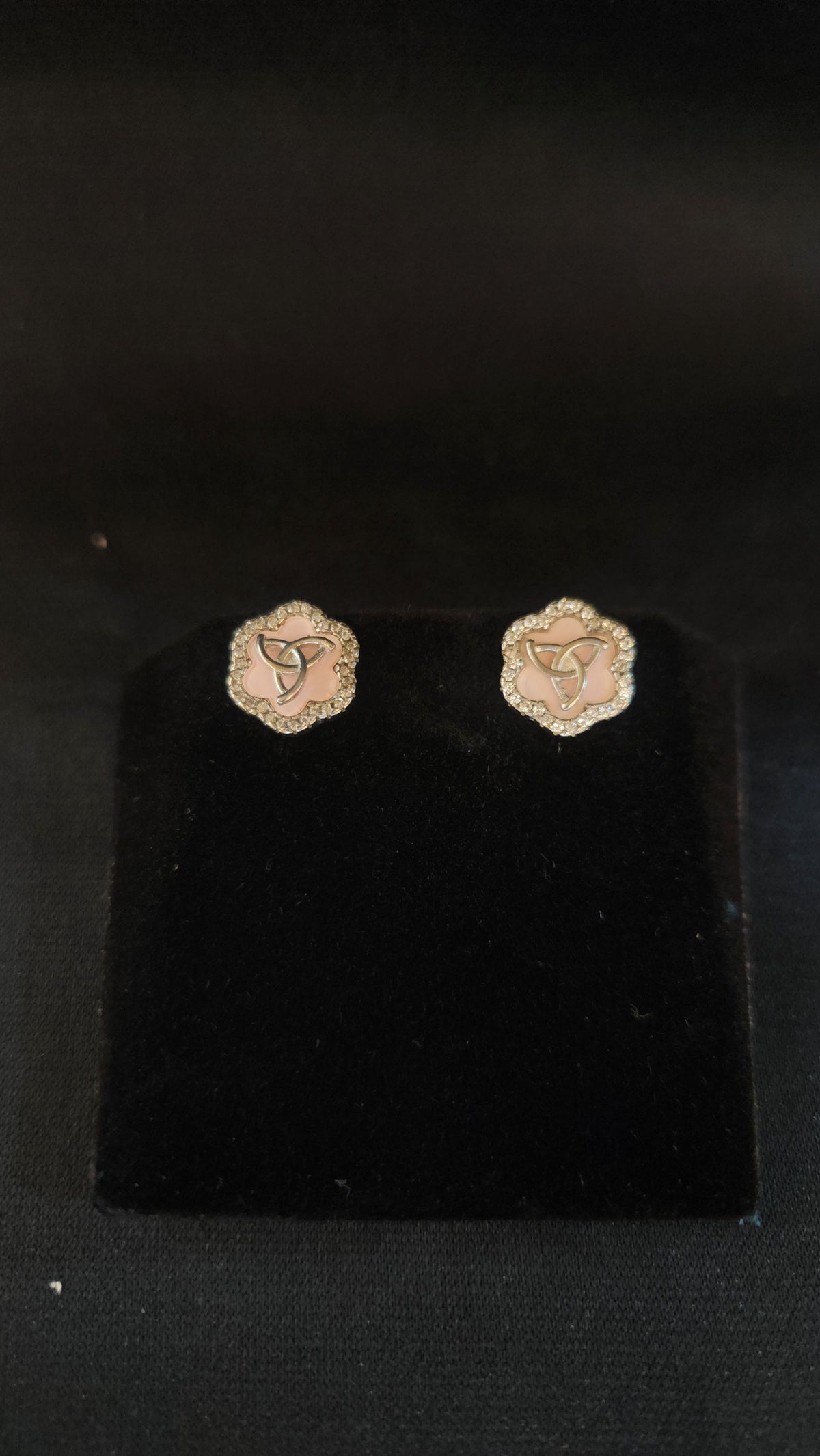 Pastel Trinity Petals