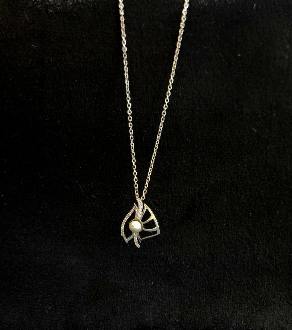 Pearl Leaf Pendant