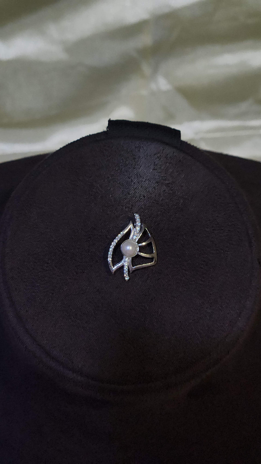 Pearl Leaf Pendant