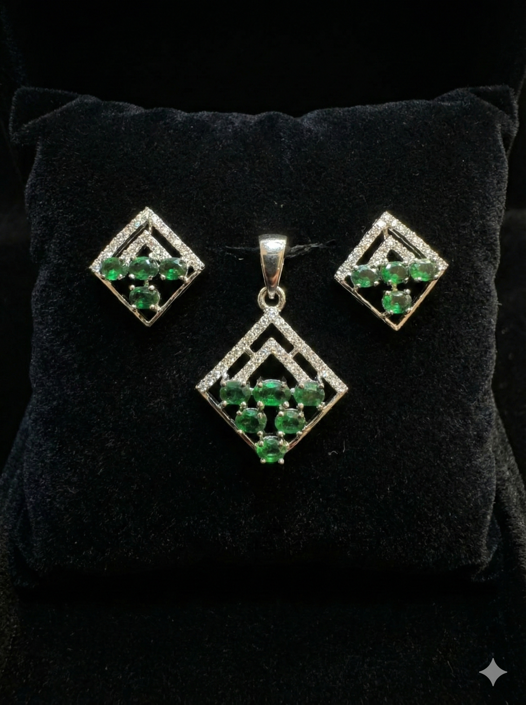 Radiant Green Rhombus_1