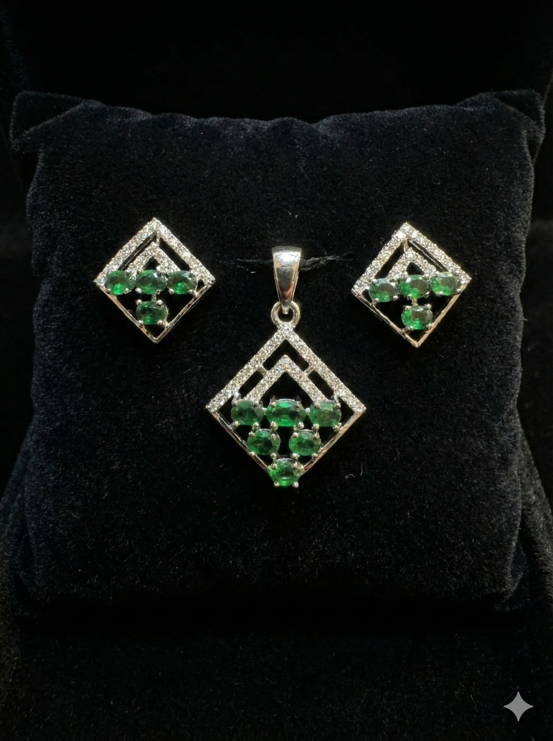 Radiant Green Rhombus_1