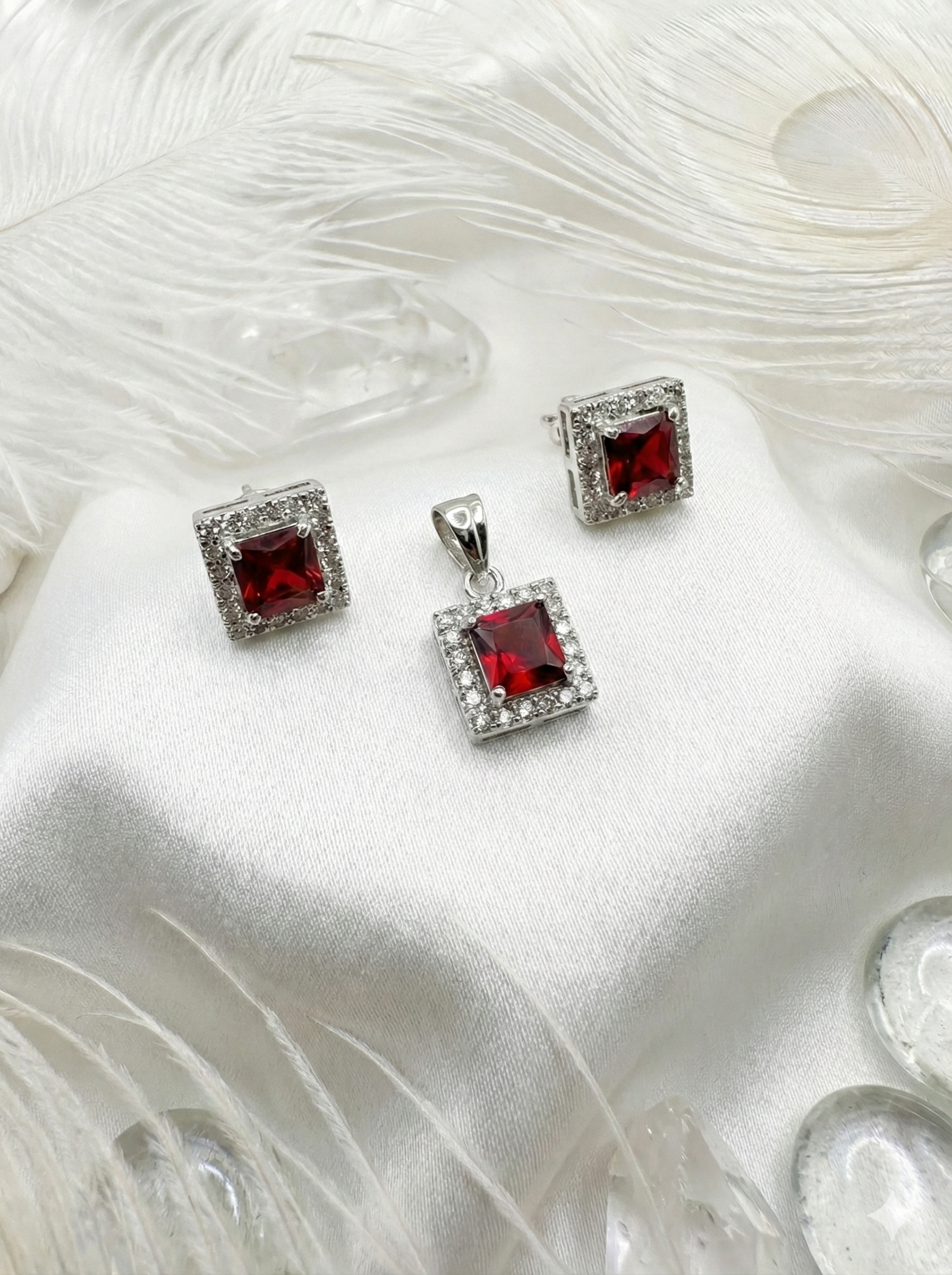 Ruby Red Square Halo Set_2