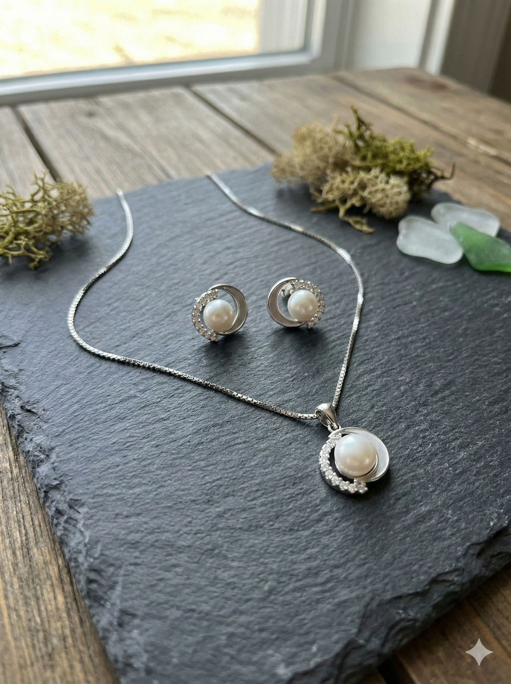 The Lunar Pearl crescent Set_2