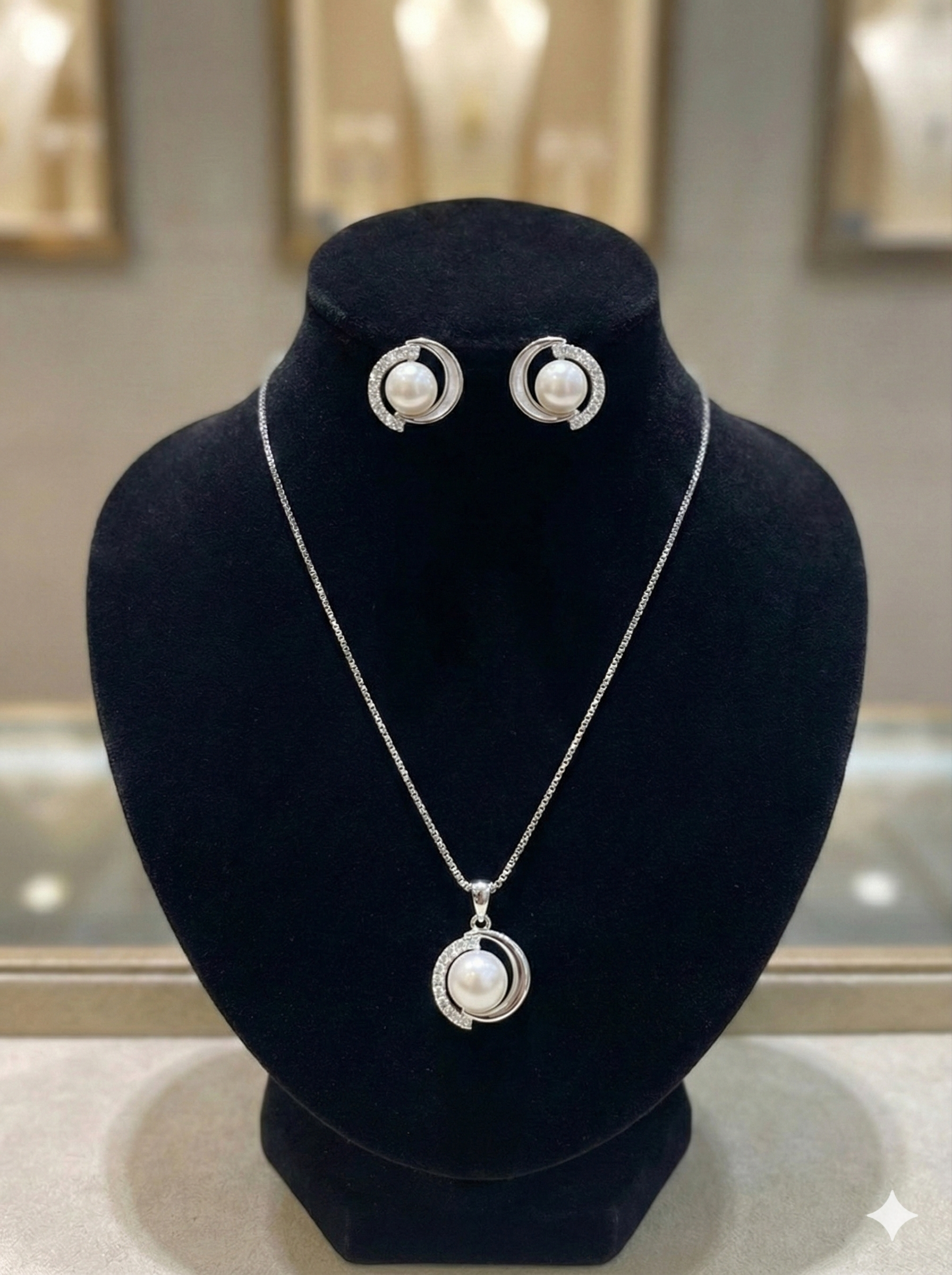 The Lunar Pearl crescent Set_3
