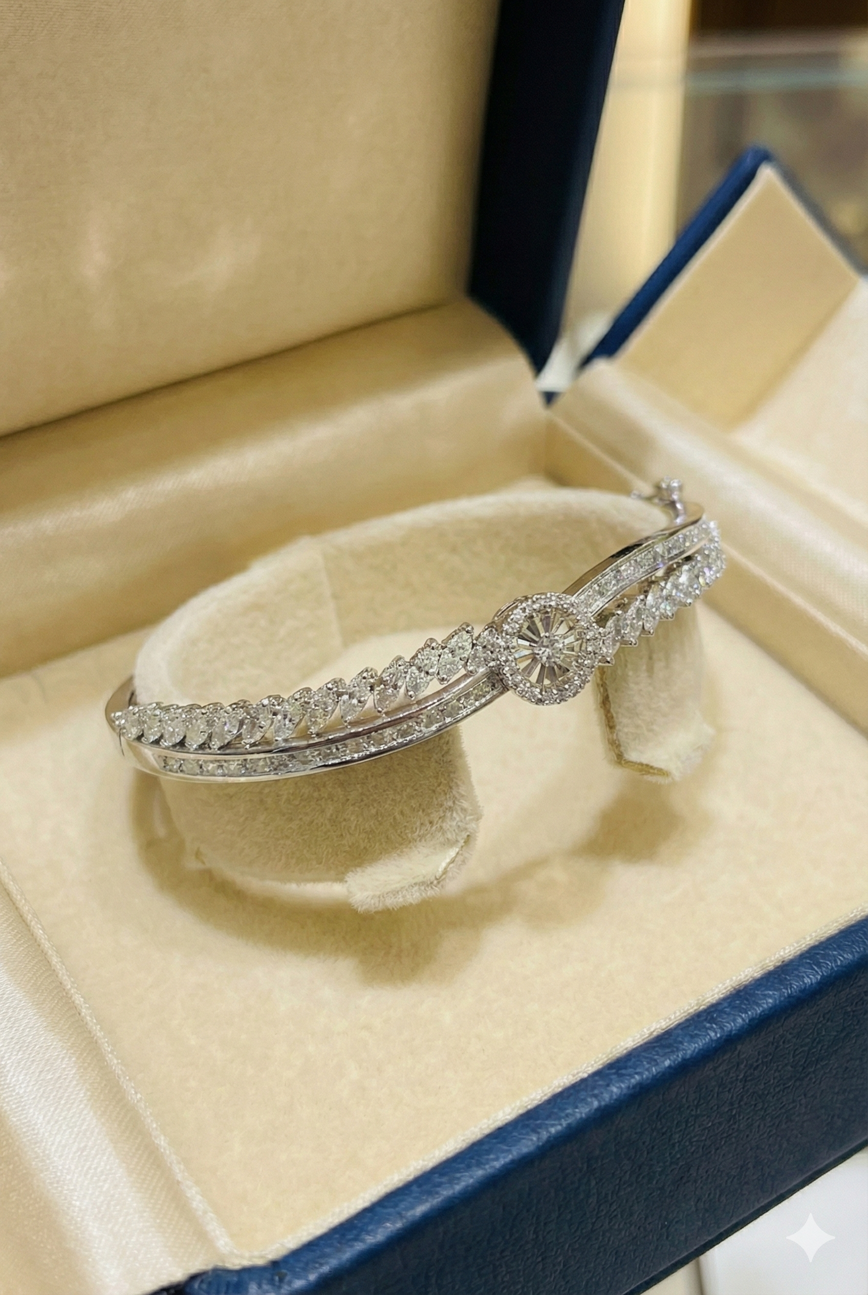 The Radiant Circle Bangle_2