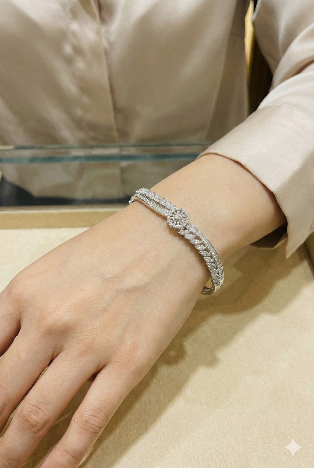 The Radiant Circle Bangle_4
