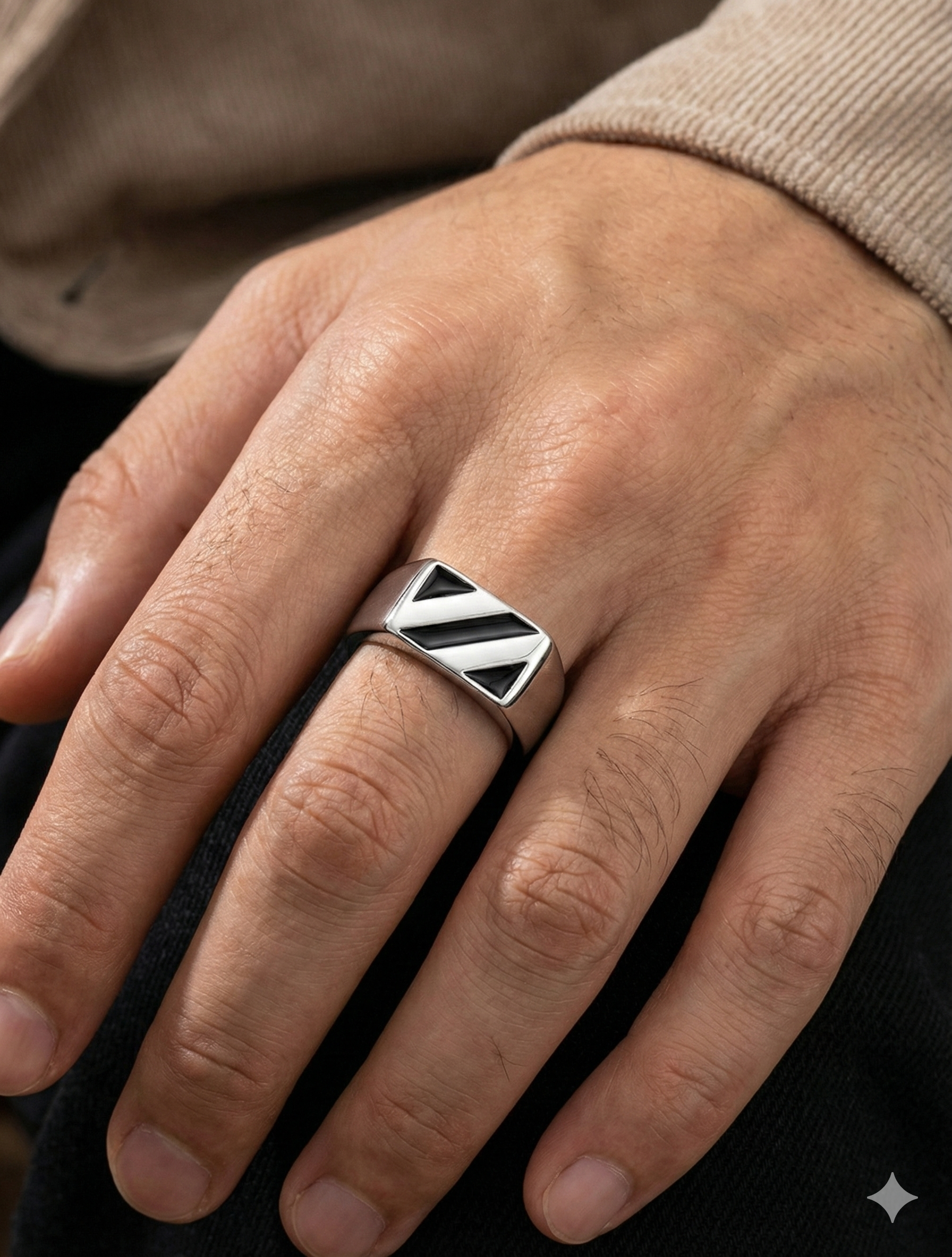 The Velocity Signet Ring_4
