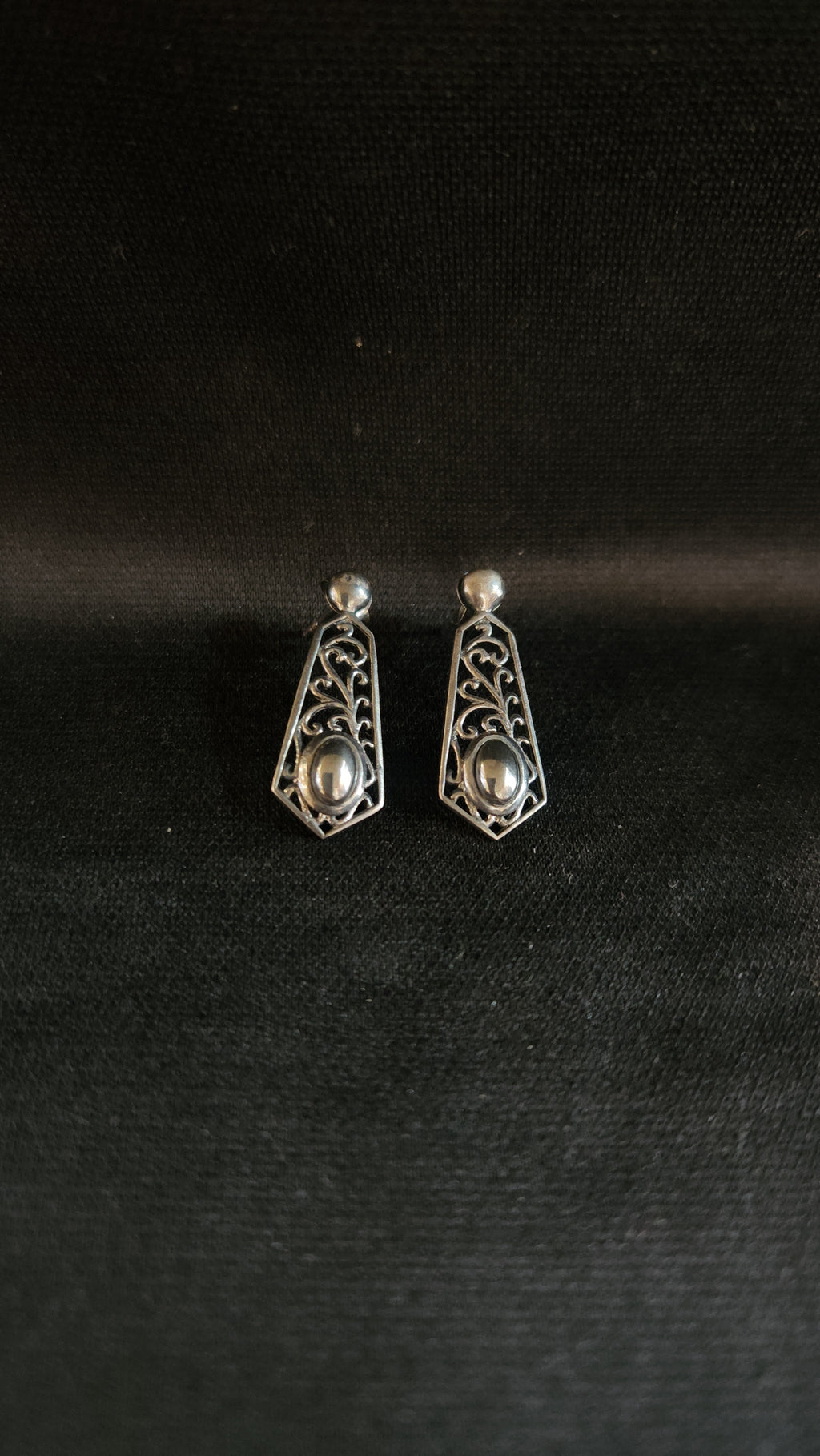 The Noir Filigree Drops