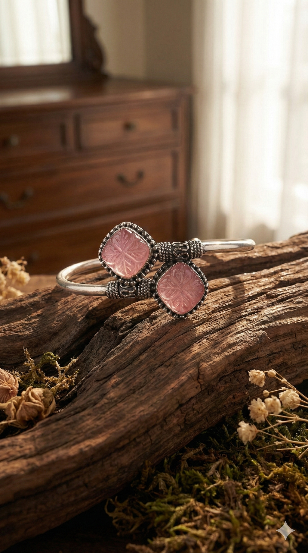 Vintage Style Pink Gemstone Bangle_2